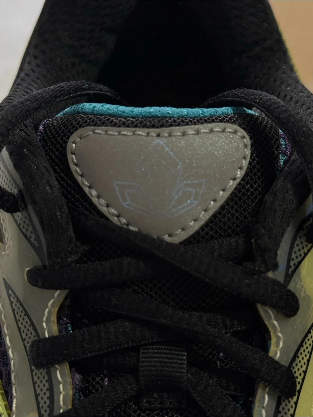 Saucony ProGrid Omni 9 Crystal Cave (kith exclusive)